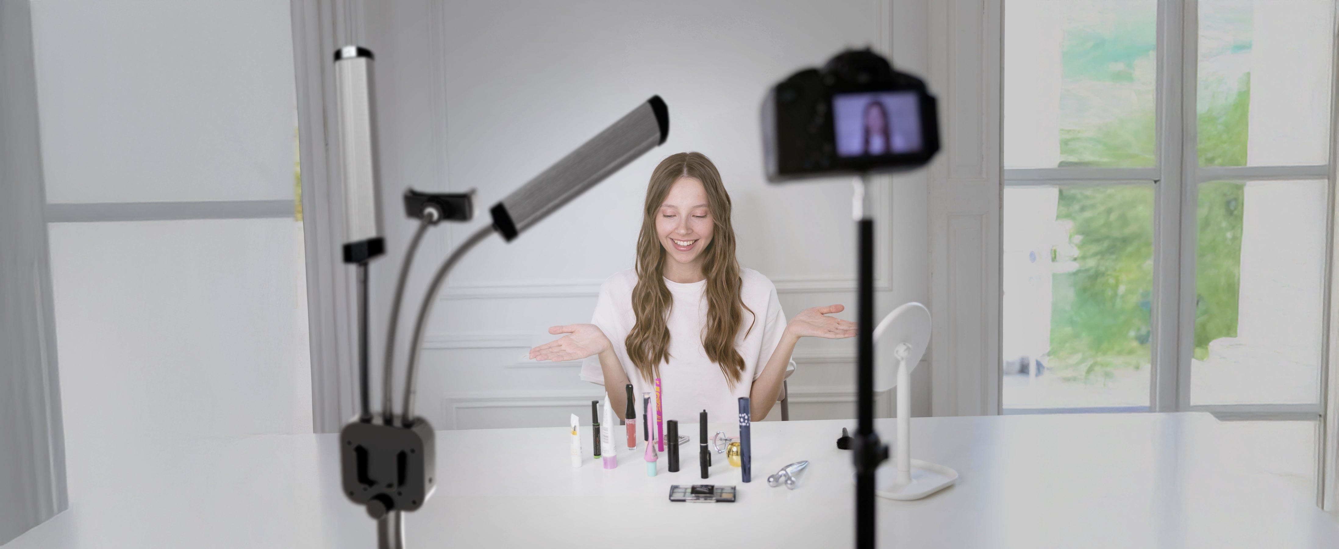 TOYSHI Selfie Light with Dual Flexible LEDs and Phone Holder – Perfect for Streaming, Makeup, and Video Calls
